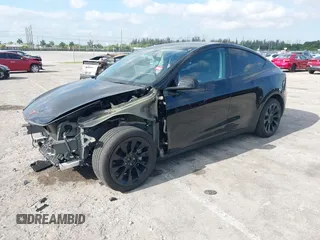 2024 Tesla Model Y Long Range z VIN 7SAYGDEE9RA293261, wystawiony jako IAAI lot #42118735 z przebiegiem 11 454 mil mil oraz . Historia ofert i sprzedaży dostępna na DreamBid. Obrazek 18.