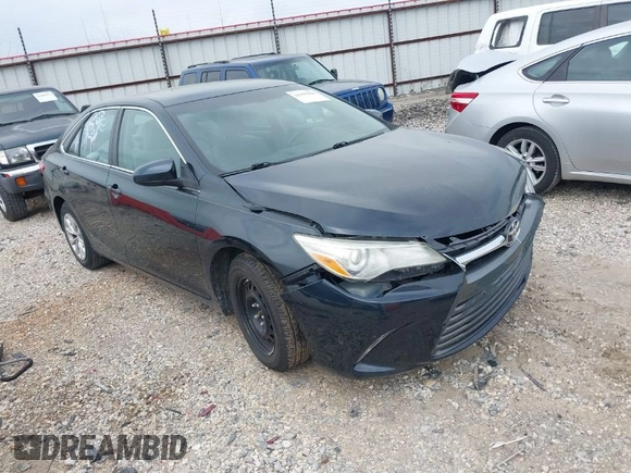 2015 Toyota Camry XLE with VIN 4T4BF1FK2FR461922, listed as a IAAI auction lot 41995064 with 195,943 mi miles. Bid and sale history available at carsss.com. Image 1.