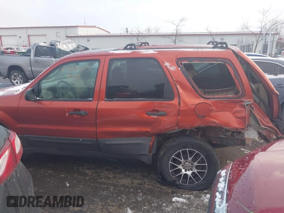 2006 Ford Escape XLT with VIN 1FMYU03Z66KD02998, listed as a IAAI auction lot 41414402 with 102,147 mi miles. Bid and sale history available at carsss.com. Image 14.
