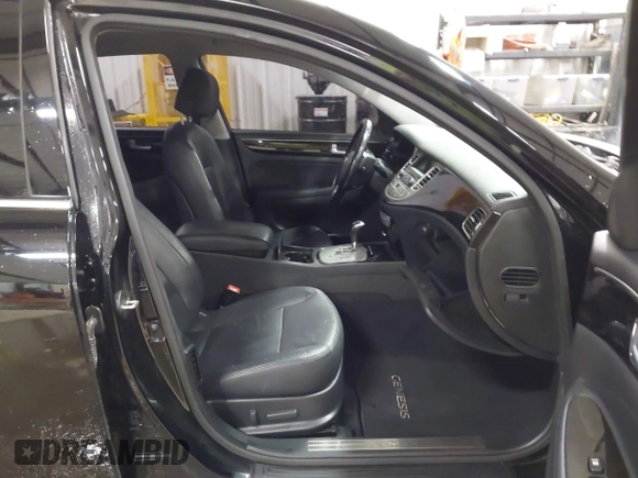 2013 Hyundai Genesis 3.8L with VIN KMHGC4DD3DU247095, listed as a IAAI auction lot 41551023 with 131,038 mi miles. Bid and sale history available at carsss.com. Image 5.