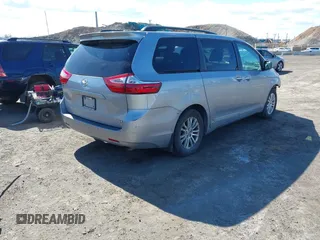 2017 Toyota Sienna XLE Auto Access Seat with VIN 5TDYZ3DC0HS784509, listed as a IAAI auction lot 41725664 with 69,990 mi miles. Bid and sale history available at carsss.com. Image 4.