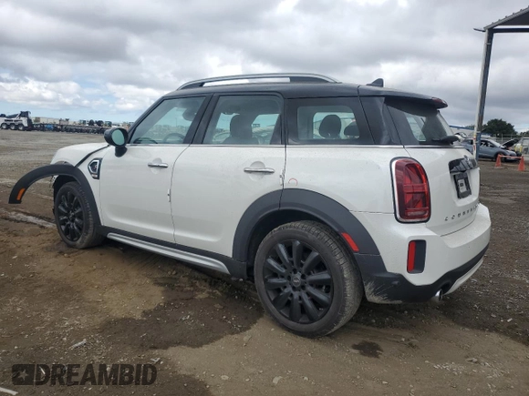 2024 MINI Countryman Cooper S with VIN WMZ53BR06R3S21724, listed as a Copart auction lot 72474044 with 3,724 mi miles and Salvage Title. Bid and sale history available at carsss.com. Image 2.