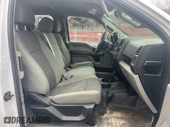 2017 Ford F-150 XL z VIN 1FTEX1E83HFA54391, wystawiony jako Copart lot #49659815 z przebiegiem 199 000 mil mil oraz Czysty tytuł • Clean title. Historia ofert i sprzedaży dostępna na DreamBid. Obrazek 5.