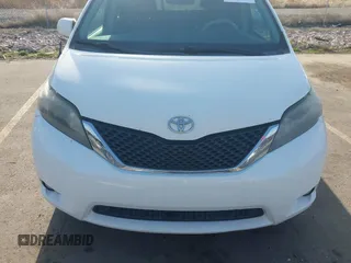 2012 Toyota Sienna SE with VIN 5TDXK3DC1CS221798, listed as a IAAI auction lot 41989210 with 198,962 mi miles. Bid and sale history available at carsss.com. Image 13.