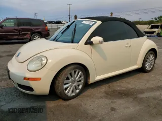 2008 Volkswagen Beetle SE z VIN 3VWRG31Y08M404611, wystawiony jako Copart lot #71122484 z przebiegiem 141 206 mil mil oraz Szkoda całkowita • Salvage title. Historia ofert i sprzedaży dostępna na DreamBid. Obrazek 1.