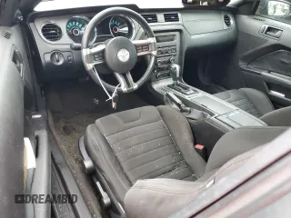 2013 Ford Mustang V6 with VIN 1ZVBP8AM7D5207785, listed as a Copart auction lot 80505444 with 180,901 mi miles and Salvage title. Bid and sale history available at DreamBid. Image 8.