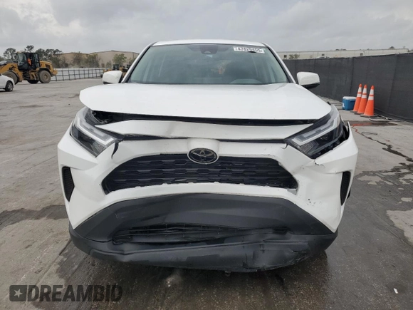 2024 Toyota RAV4 LE with VIN 2T3K1RFV0RC263340, listed as a Copart auction lot 47829455 with 55,101 mi miles and Salvage Title. Bid and sale history available at carsss.com. Image 5.