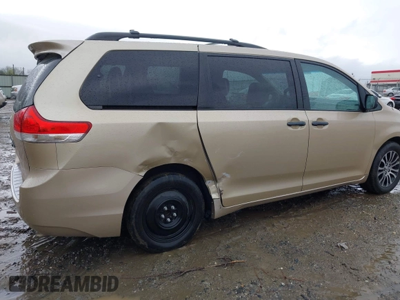 2014 Toyota Sienna XLE with VIN 5TDYK3DC1ES416999, listed as a IAAI auction lot 41972378 with 119,179 mi miles. Bid and sale history available at carsss.com. Image 6.