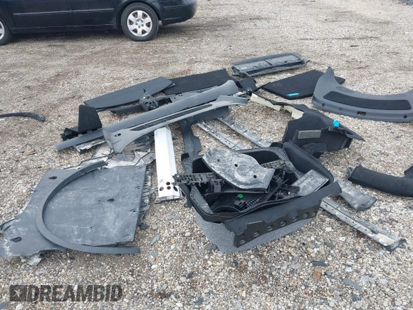 2023 Tesla Model Y Long Range z VIN 7SAYGDEE0PF840787, wystawiony jako IAAI lot #42172489 z przebiegiem 16 314 mil mil oraz . Historia ofert i sprzedaży dostępna na DreamBid. Obrazek 12.