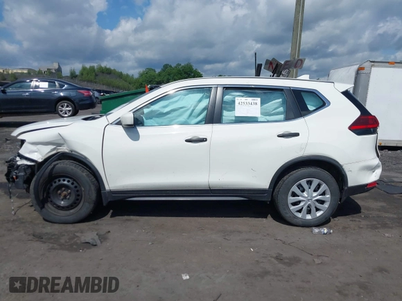 2017 Nissan Rogue S z VIN JN8AT2MV7HW014827, wystawiony jako IAAI lot #42533438 z przebiegiem 59 393 mil mil oraz . Historia ofert i sprzedaży dostępna na DreamBid. Obrazek 14.