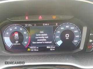 2022 Audi Q3 S line Premium Plus z VIN WA1EECF31N1045258, wystawiony jako IAAI lot #42299558 z przebiegiem 19 332 mil mil oraz . Historia ofert i sprzedaży dostępna na DreamBid. Obrazek 7.