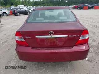 2002 Toyota Camry LE z VIN 4T1BE30K32U110304, wystawiony jako IAAI lot #42357455 z przebiegiem 221 389 mil mil oraz . Historia ofert i sprzedaży dostępna na DreamBid. Obrazek 16.