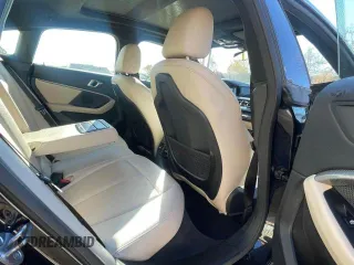 2022 BMW 2 Series 228i z VIN WBA53AK0XN7K12786, wystawiony jako Copart lot #48217205 z przebiegiem 49 677 mil mil oraz Czysty tytuł • Clean title. Historia ofert i sprzedaży dostępna na DreamBid. Obrazek 6.
