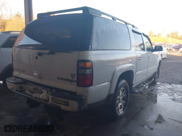 2005 Chevrolet Suburban Z71 with VIN 3GNFK16Z35G264713, listed as a IAAI auction lot 41255425 with 237,805 mi miles. Bid and sale history available at carsss.com. Image 4.