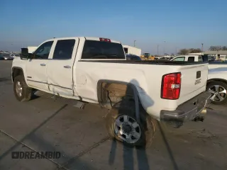 2018 GMC Sierra 2500HD SLT with VIN 1GT12TEYXJF167558, listed as a Copart auction lot 43043825 with 98,363 mi miles and Salvage Title. Bid and sale history available at carsss.com. Image 2.