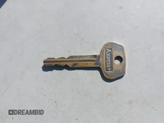 2000 Suzuki Grand Vitara z VIN JS3TE62V6Y4109305, wystawiony jako IAAI lot #41937744 z przebiegiem 255 231 mil mil oraz . Historia ofert i sprzedaży dostępna na DreamBid. Obrazek 11.
