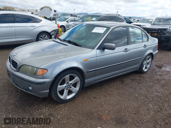 2005 BMW 3 Series 325i with VIN WBAET37485NJ91293, listed as a IAAI auction lot 41714734 with 170,996 mi miles. Bid and sale history available at carsss.com. Image 2.