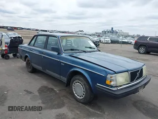 1990 Volvo 240 z VIN YV1AA8841L1423511, wystawiony jako IAAI lot #41958883 z przebiegiem 216 943 mil mil oraz . Historia ofert i sprzedaży dostępna na DreamBid. Obrazek 1.