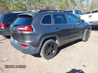 2016 Jeep Cherokee Latitude with VIN 1C4PJLCB8GW209598, listed as a IAAI auction lot 41506547 with 122,598 mi miles. Bid and sale history available at carsss.com. Image 4.