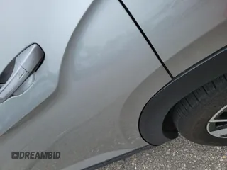 2024 Volkswagen Atlas SE z VIN 1V2HR2CA9RC558223, wystawiony jako IAAI lot #42734557 z przebiegiem 22 426 mil mil oraz . Historia ofert i sprzedaży dostępna na DreamBid. Obrazek 12.
