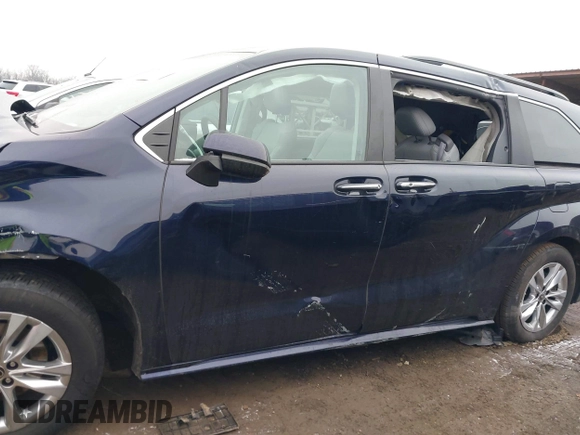 2024 Toyota Sienna XLE with VIN 5TDJSKFC3RS129744, listed as a IAAI auction lot 41564077 with 9,224 mi miles and . Bid and sale history available at DreamBid. Image 14.