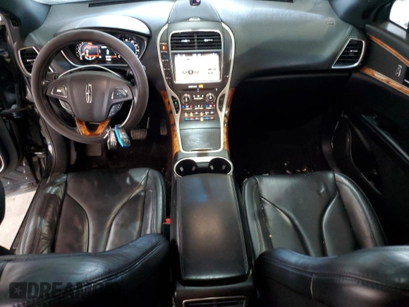 2017 Lincoln MKX Reserve z VIN 2LMPJ8LR3HBL28950, wystawiony jako Copart lot #58655125 z przebiegiem 96 778 mil mil oraz Szkoda całkowita • Salvage title. Historia ofert i sprzedaży dostępna na DreamBid. Obrazek 8.