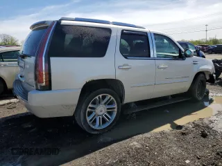 2013 Cadillac Escalade Premium with VIN 1GYS4CEF7DR373866, listed as a Copart auction lot 52556804 with 173,250 mi miles and Salvage Title. Bid and sale history available at carsss.com. Image 3.