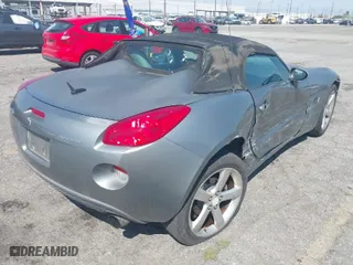 2007 Pontiac Solstice with VIN 1G2MB35B47Y114607, listed as a IAAI auction lot 41992049 with 127,702 mi miles. Bid and sale history available at carsss.com. Image 4.