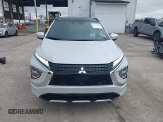 2024 Mitsubishi Eclipse Cross SE with VIN JA4ATWAA7RZ000716, listed as a IAAI auction lot 41221220 with 903 mi miles and . Bid and sale history available at DreamBid. Image 13.