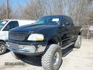 1998 Ford F-250 z VIN 1FTPX28L7WNA79621, wystawiony jako IAAI lot #41783554 z przebiegiem 254 342 mil mil oraz . Historia ofert i sprzedaży dostępna na DreamBid. Obrazek 2.