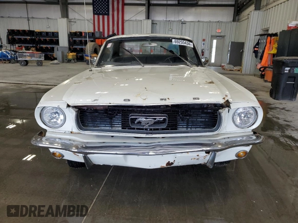 1966 Ford Mustang z VIN 6T07T240184, wystawiony jako Copart lot #69255434 z przebiegiem 72 243 mil mil oraz Czysty tytuł • Clean title. Historia ofert i sprzedaży dostępna na DreamBid. Obrazek 5.