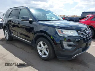 2016 Ford Explorer XLT with VIN 1FM5K8D88GGB72546, listed as a IAAI auction lot 41924241 with 123,442 mi miles and . Bid and sale history available at carsss.com. Image 1.