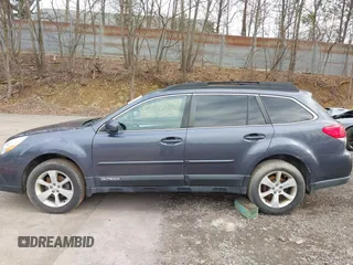 2014 Subaru Outback 2.5i Premium with VIN 4S4BRBCC8E3210007, listed as a IAAI auction lot 42035346 with 157,700 mi miles. Bid and sale history available at carsss.com. Image 14.