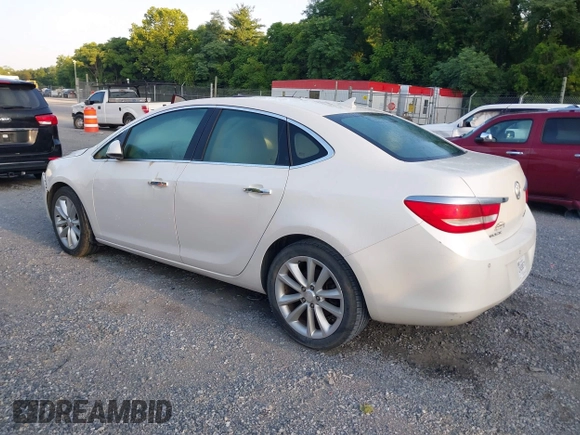 2014 Buick Verano Convenience Group z VIN 1G4PR5SK6E4104813, wystawiony jako IAAI lot #42601410 z przebiegiem 124 321 mil mil oraz . Historia ofert i sprzedaży dostępna na DreamBid. Obrazek 3.