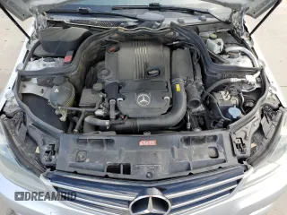 2014 Mercedes-Benz C 250 Sport z VIN WDDGF4HB5EG225934, wystawiony jako Copart lot #60107505 z przebiegiem 187 350 mil mil oraz Czysty tytuł • Clean title. Historia ofert i sprzedaży dostępna na DreamBid. Obrazek 11.