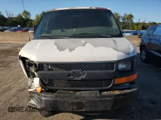 2006 Chevrolet Express Cargo Van with VIN 1GCGG25VX61170461, listed as a Copart auction lot 71041014 with Not Provided miles and Non Repairable. Bid and sale history available at carsss.com. Image 5.