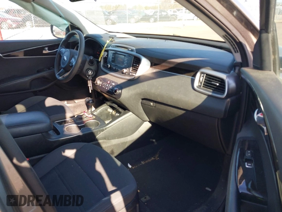 2016 Kia Sorento LX with VIN 5XYPGDA58GG178903, listed as a IAAI auction lot 41968619 with 146,853 mi miles. Bid and sale history available at carsss.com. Image 5.