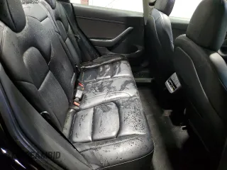 2022 Tesla Model 3 z VIN 5YJ3E1EA6NF369993, wystawiony jako Copart lot #58030945 z przebiegiem 128 079 mil mil oraz Szkoda całkowita • Salvage title. Historia ofert i sprzedaży dostępna na DreamBid. Obrazek 10.