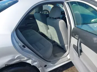 2006 Mazda 6 i with VIN 1YVFP80C165M62457, listed as a IAAI auction lot 41849081 with 172,372 mi miles. Bid and sale history available at carsss.com. Image 8.