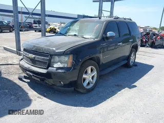 2009 Chevrolet Tahoe LTZ с VIN 1GNFK33009R236486, выставлен на аукционе IAAI как лот 40450586 с пробегом 206 277 миль миль и . История ставок и продаж доступна на DreamBid. Изображение 2.