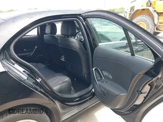 2021 Mercedes-Benz A 220 z VIN W1K3G4FB3MJ278745, wystawiony jako IAAI lot #42386479 z przebiegiem 33 282 mil mil oraz . Historia ofert i sprzedaży dostępna na DreamBid. Obrazek 8.
