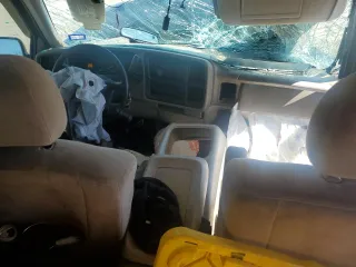 2002 Chevrolet Tahoe LT with VIN 1GNEC13Z42R154763, listed as a Copart auction lot 48247125 with 318,670 mi miles and Salvage Title. Bid and sale history available at carsss.com. Image 8.