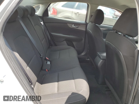 2021 Kia Forte LXS z VIN 3KPF24AD1ME334550, wystawiony jako Copart lot #58442565 z przebiegiem 63 556 mil mil oraz Szkoda całkowita • Salvage title. Historia ofert i sprzedaży dostępna na DreamBid. Obrazek 10.