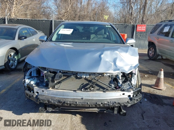 2023 Toyota Camry LE z VIN 4T1C11AK1PU771615, wystawiony jako IAAI lot #41679085 z przebiegiem 20 230 mil mil oraz . Historia ofert i sprzedaży dostępna na DreamBid. Obrazek 13.