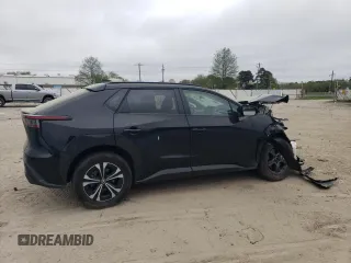 2023 Toyota bZ4X XLE z VIN JTMAAAAA2PA026988, wystawiony jako Copart lot #51482434 z przebiegiem 7 200 mil mil oraz Szkoda całkowita • Salvage title. Historia ofert i sprzedaży dostępna na DreamBid. Obrazek 3.