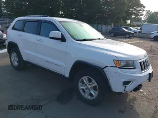 2016 Jeep Grand Cherokee Laredo with VIN 1C4RJFAG0GC324917, listed as a IAAI auction lot 42709325 with 271,953 mi miles and . Bid and sale history available at DreamBid. Image 1.