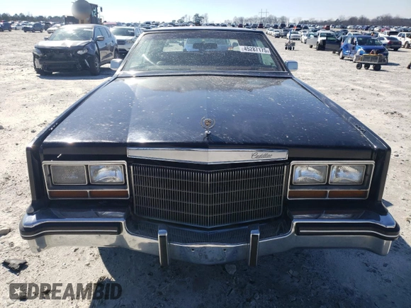 1981 Cadillac Eldorado z VIN 1G6AL5799BE635997, wystawiony jako Copart lot #45287175 z przebiegiem 46 416 mil mil oraz Czysty tytuł • Clean title. Historia ofert i sprzedaży dostępna na DreamBid. Obrazek 5.