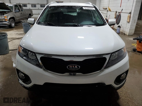 2012 Kia Sorento LX with VIN 5XYKTCA64CG301745, listed as a Copart auction lot 82380944 with 131,528 mi miles and Clean Title. Bid and sale history available at DreamBid. Image 5.