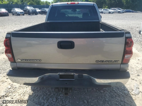 2003 Chevrolet Silverado 1500HD LS with VIN 1GCGK13U33F237418, listed as a Copart auction lot 55887744 with 141,366 mi miles and Clean Title. Bid and sale history available at carsss.com. Image 6.