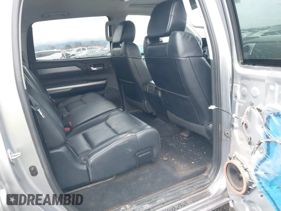 2017 Toyota Tundra Platinum z VIN 5TFAY5F12HX666144, wystawiony jako IAAI lot #41576751 z przebiegiem 131 514 mil mil oraz . Historia ofert i sprzedaży dostępna na DreamBid. Obrazek 8.